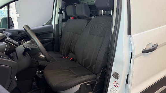 Ford Transit Connect 12 of 30
