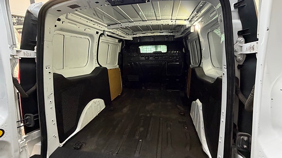 Ford Transit Connect 18 of 30