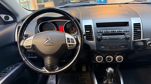 Citroen C-Crosser 30 of 30
