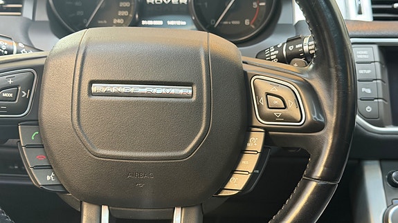 Land Rover Range Rover Evoque 28 of 30