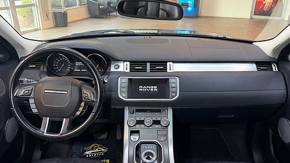 Land Rover Range Rover Evoque 21 of 30