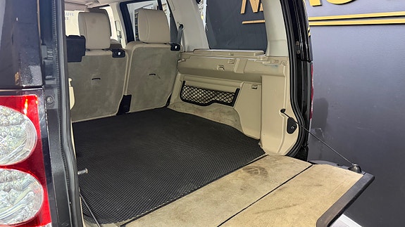 Land Rover Discovery 4 16 of 30