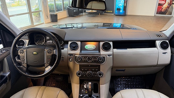 Land Rover Discovery 4 24 of 30