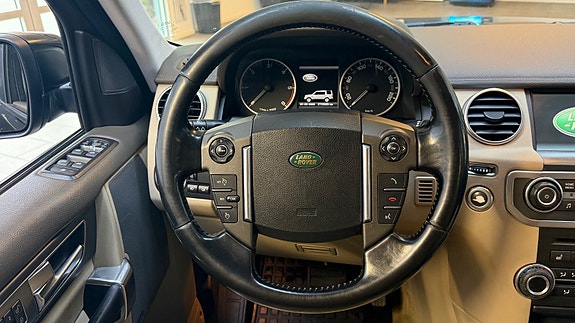 Land Rover Discovery 4 27 of 30
