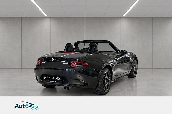 Mazda MX-5 9 of 22