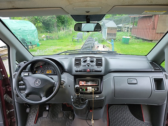 Mercedes-Benz Vito 109 11 of 30
