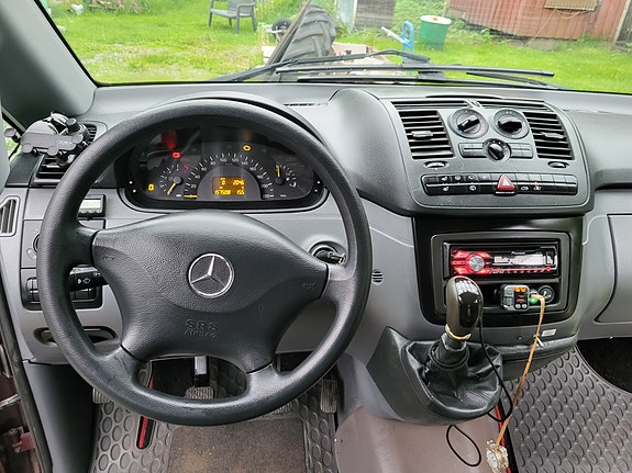 Mercedes-Benz Vito 109 13 of 30
