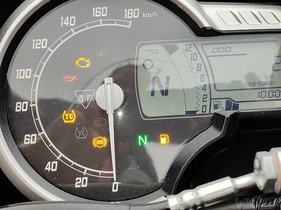 Triumph Thruxton 400 (kampanje) 5 of 6