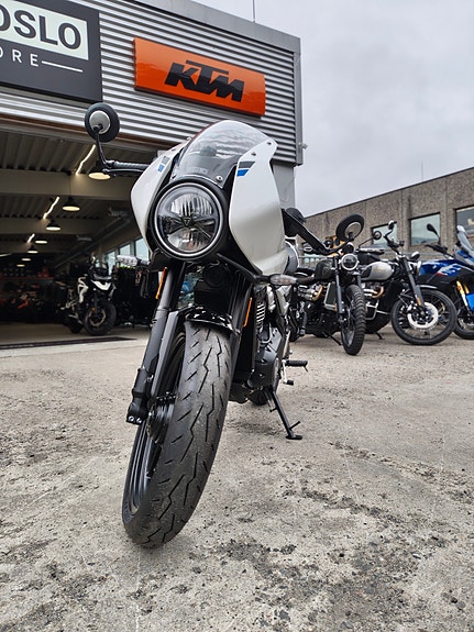 Triumph Thruxton 400 (kampanje) 2 of 6
