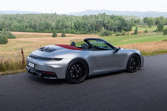 Porsche 911 4 of 30