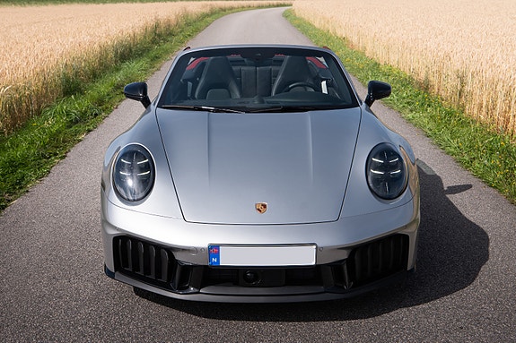 Porsche 911 18 of 30