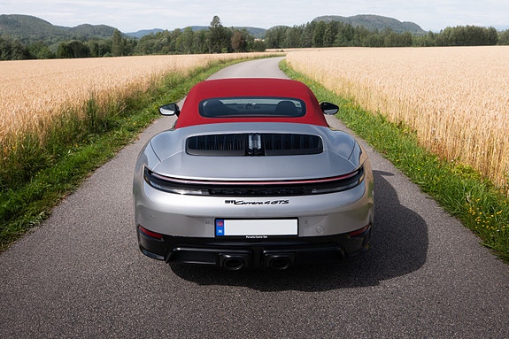 Porsche 911 14 of 30