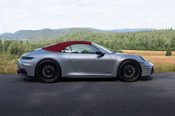 Porsche 911 2 of 30