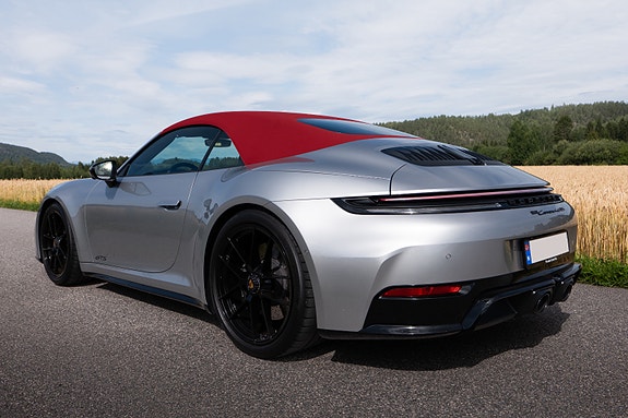 Porsche 911 12 of 30
