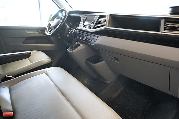 Volkswagen Transporter 26 of 30