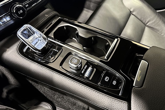 Volvo S90 16 of 21