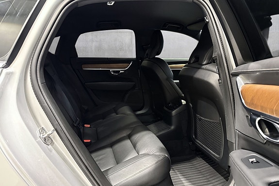 Volvo S90 18 of 21