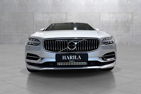 Volvo S90 2 of 21