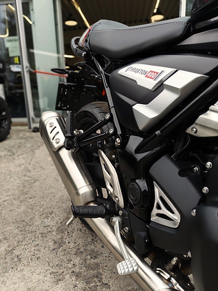 Triumph Thruxton 400 (kampanje) 3 of 5