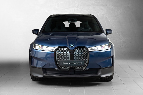BMW iX 2 of 30