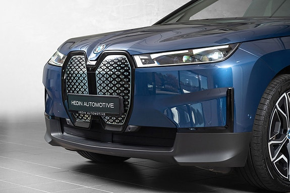 BMW iX 9 of 30