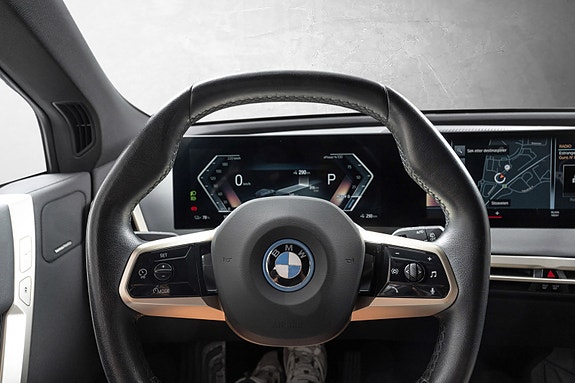 BMW iX 23 of 30