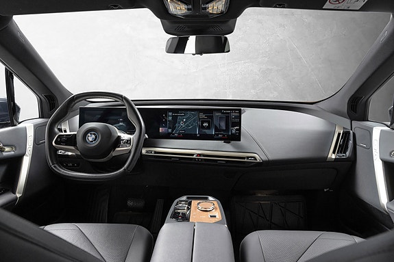 BMW iX 22 of 30