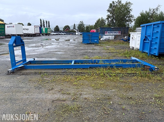 Andre 20 fots container med containerramme 2 of 16