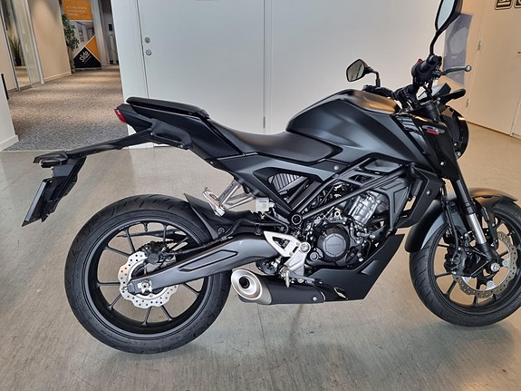 Honda CB125R 3 of 13