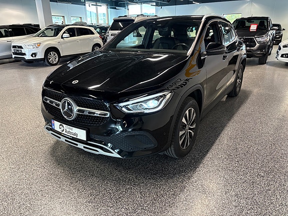 Mercedes-Benz GLA250 e 4 of 18