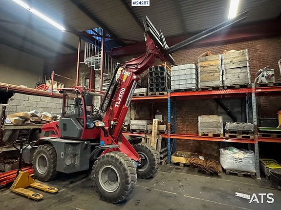 Taian TL2500 Hjullaster m/ 2 skuffer og Pallegaffel - 40 timer 4 of 27