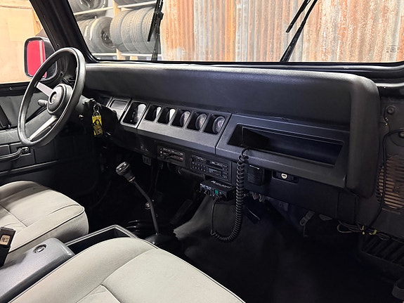 Jeep Wrangler 25 of 30