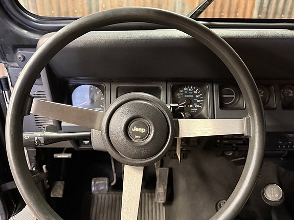 Jeep Wrangler 18 of 30