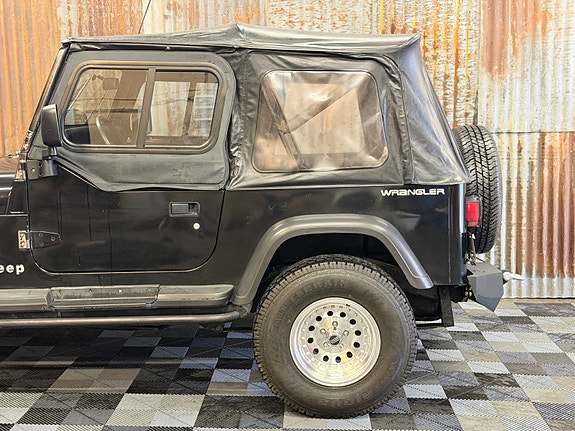 Jeep Wrangler 10 of 30
