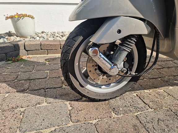 Vespa 50S 4T 7 of 12