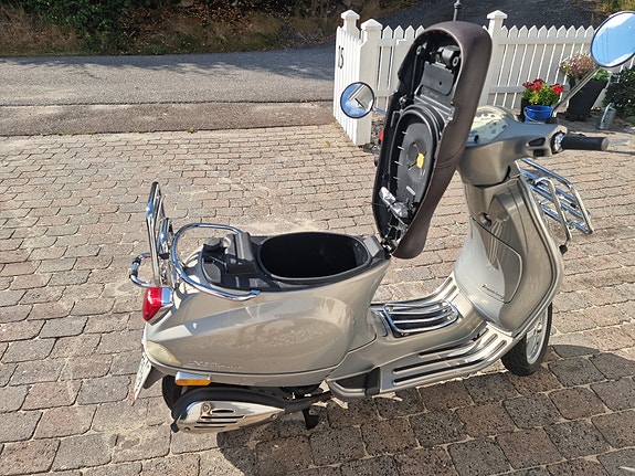 Vespa 50S 4T 9 of 12