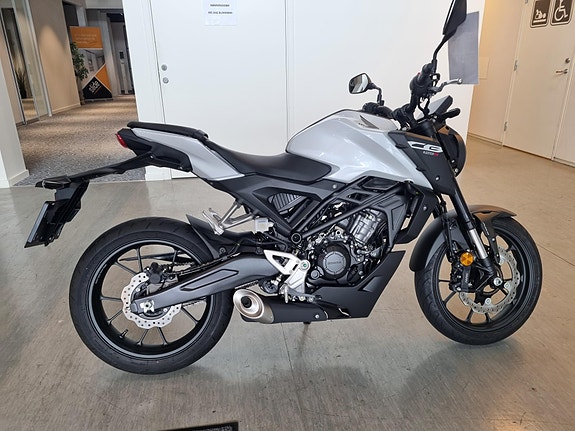 Honda CB 125 R 6 of 14