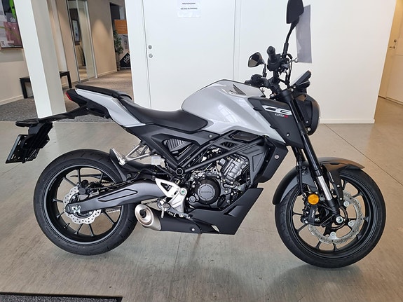 Honda CB 125 R 7 of 14