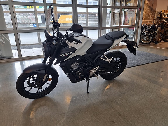 Honda CB 125 R 9 of 14
