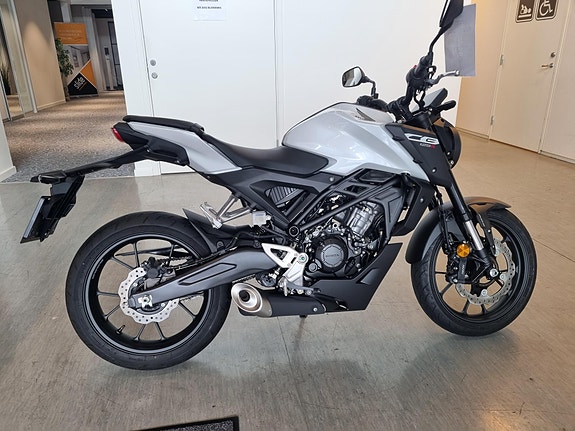 Honda CB 125 R 4 of 14