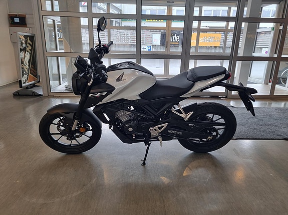 Honda CB 125 R 11 of 14