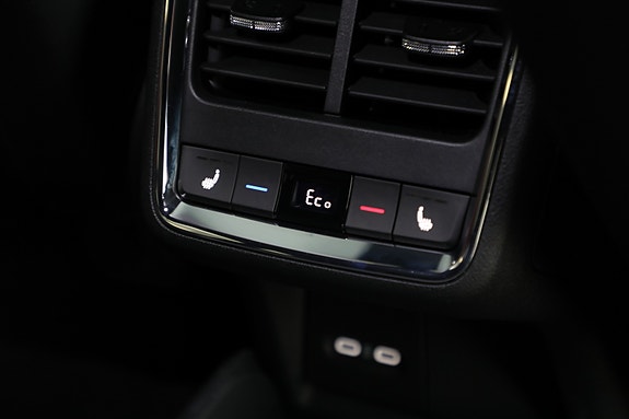 Skoda Enyaq RS 14 of 30