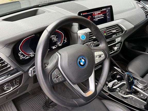 BMW iX3 12 of 30