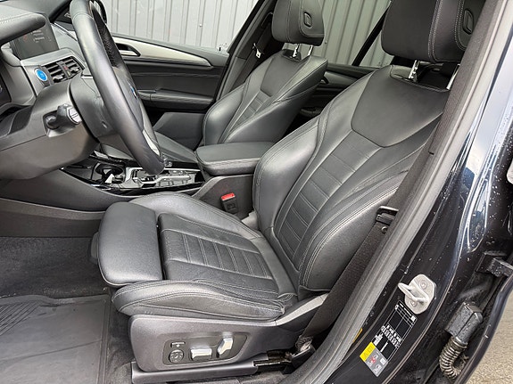 BMW iX3 9 of 30
