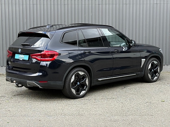 BMW iX3 4 of 30