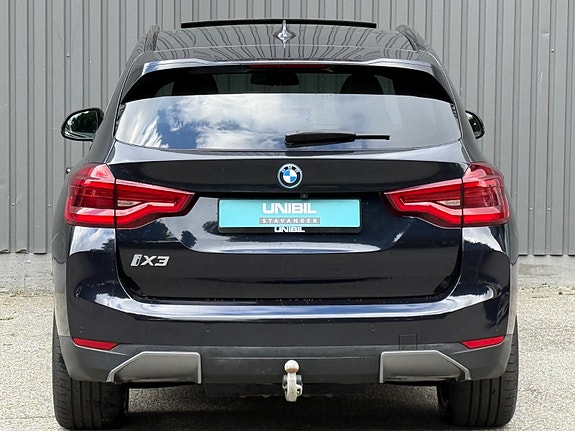 BMW iX3 6 of 30