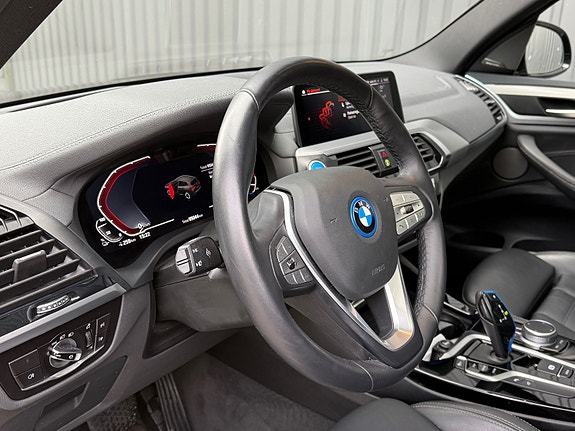 BMW iX3 11 of 30
