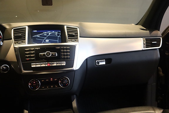 Mercedes-Benz ML250 24 of 30