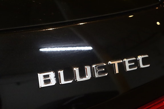 Mercedes-Benz ML250 13 of 30