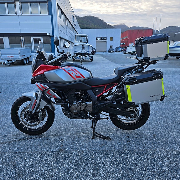 QJ Motor SRT 600SX 7 of 11